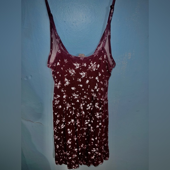 Small, maroon, garage Romper ! - Picture 3 of 3